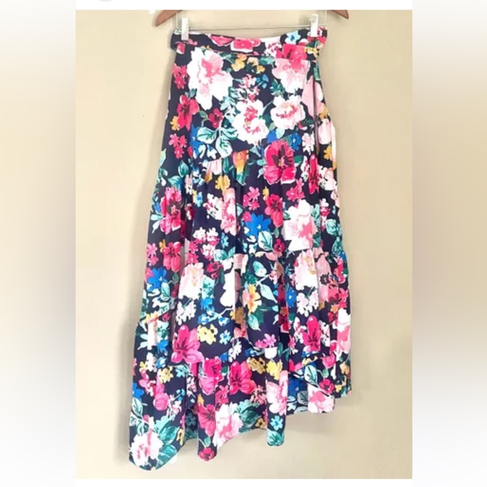 Asymmetric high / low floral skirt with adjustable tie waist belt